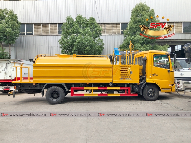 6,000 Litres Road Washer Truck Dongfeng - RS 6,000 Litres Road Washer Truck Dongfeng - RS